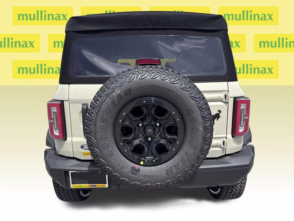 2026 Beige Ford Bronco Badlands 4X4 SUV