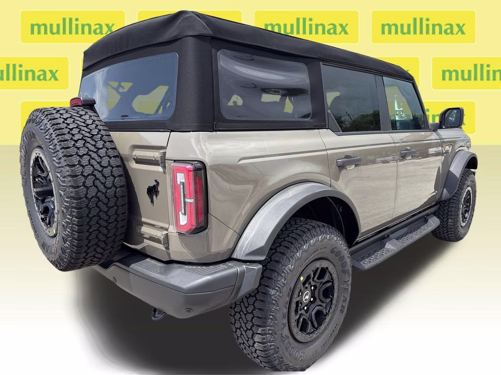 2026 Gray Ford Bronco Badlands 4X4 SUV