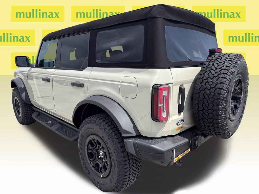 2026 Beige Ford Bronco Badlands 4X4 SUV