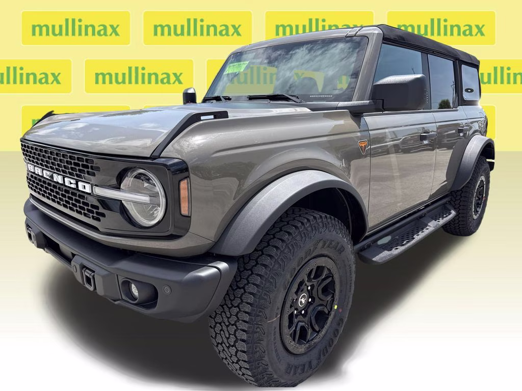2026 Gray Ford Bronco Badlands 4X4 SUV