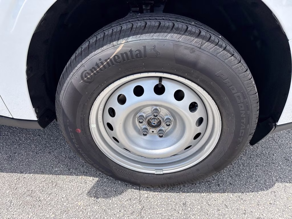 2026 Oxford White Ford Maverick XL FWD Truck