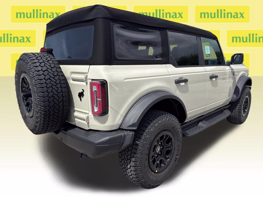 2026 Beige Ford Bronco Badlands 4X4 SUV