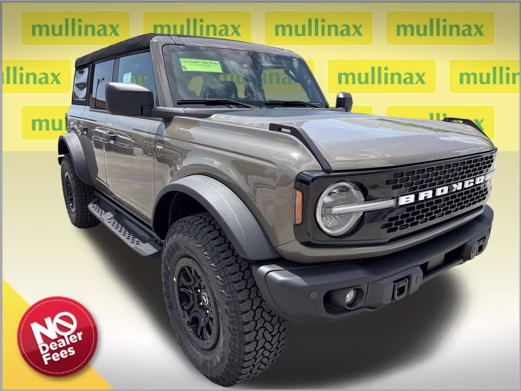 2026 Gray Ford Bronco Badlands 4X4 SUV