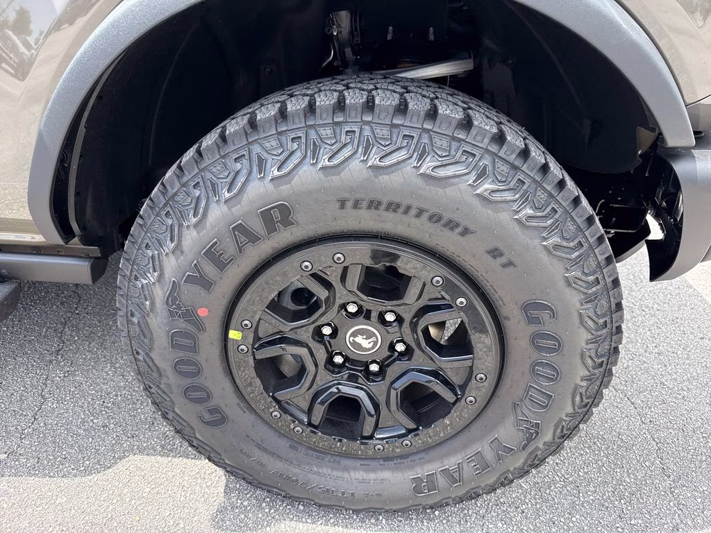 2026 Gray Ford Bronco Badlands 4X4 SUV