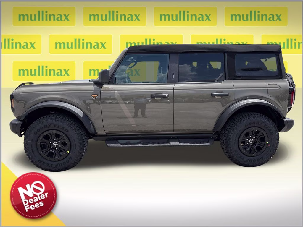 2026 Gray Ford Bronco Badlands 4X4 SUV