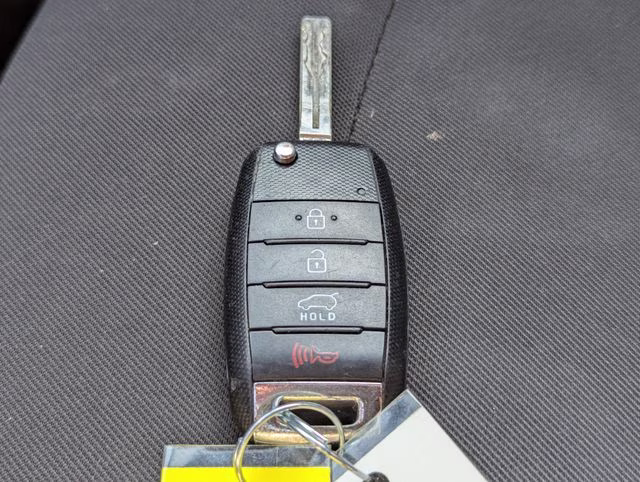 2016 Bright Silver Kia Soul Base FWD Hatchback