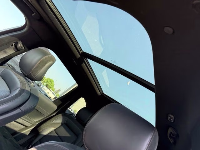 2025 White Platinum Metallic Tri-Coat Lincoln Nautilus Reserve AWD SUV