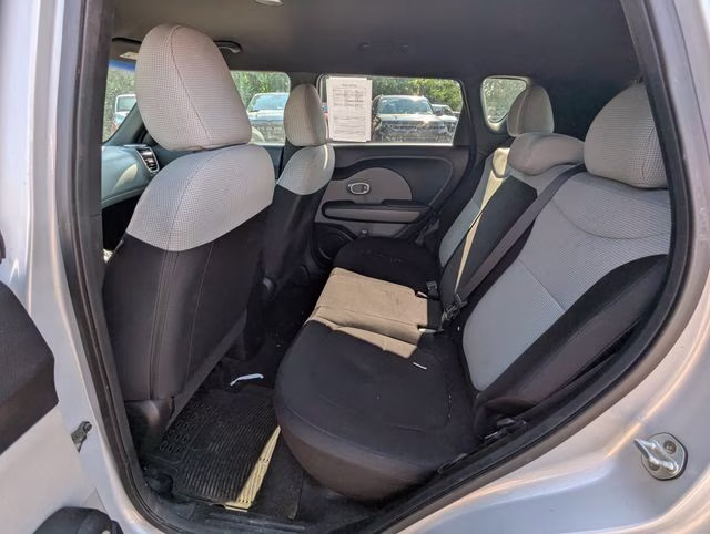 2016 Bright Silver Kia Soul Base FWD Hatchback