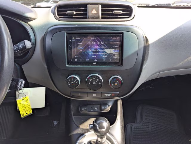 2016 Bright Silver Kia Soul Base FWD Hatchback