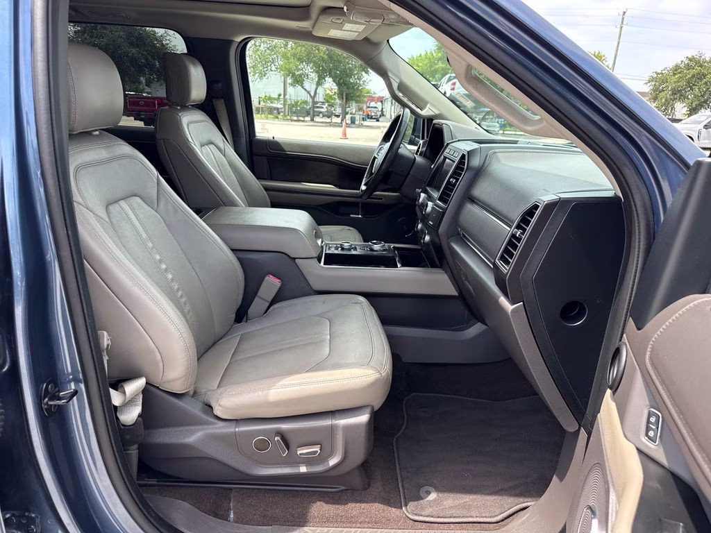 2020 Blue Metallic Ford Expedition Limited 4X4 SUV