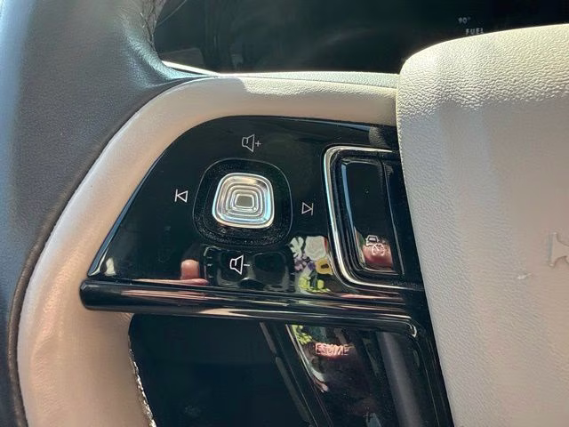 2022 Pristine White Metallic Tri-Coat Lincoln Corsair Reserve AWD SUV