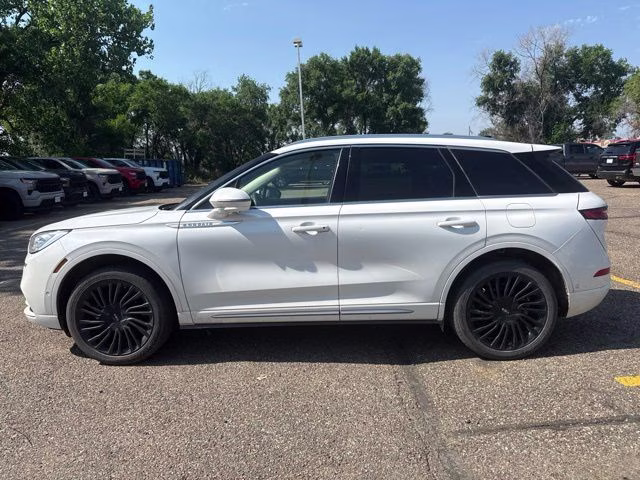 2022 Pristine White Metallic Tri-Coat Lincoln Corsair Reserve AWD SUV
