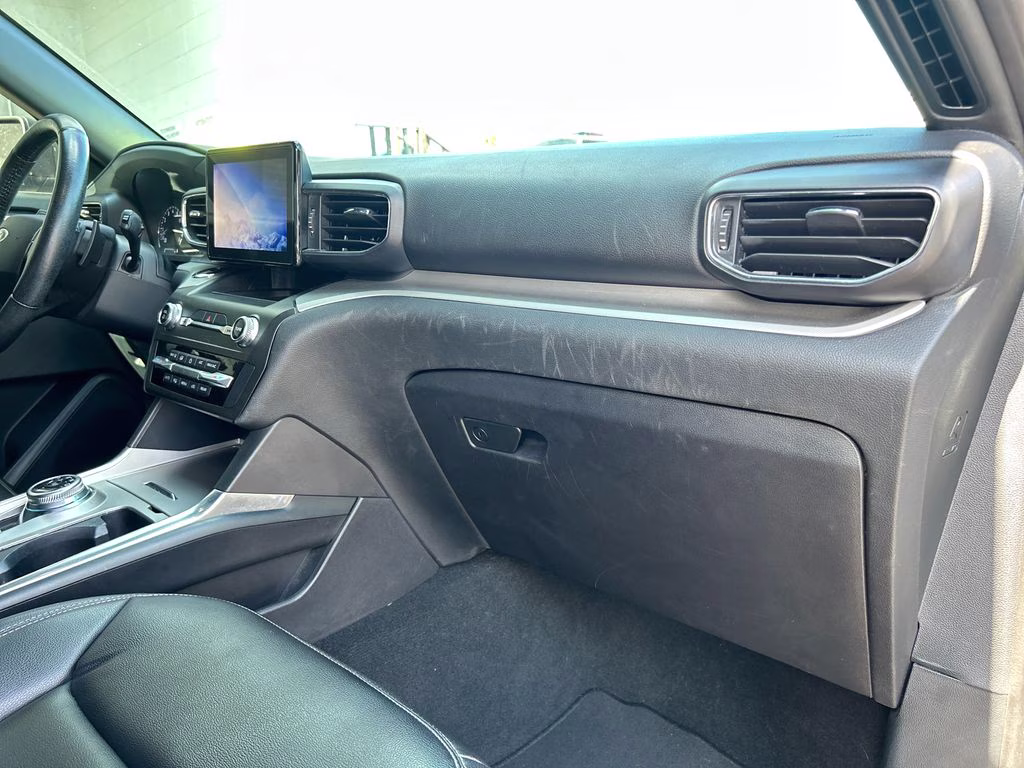 2020 Blue Metallic Ford Explorer XLT RWD SUV