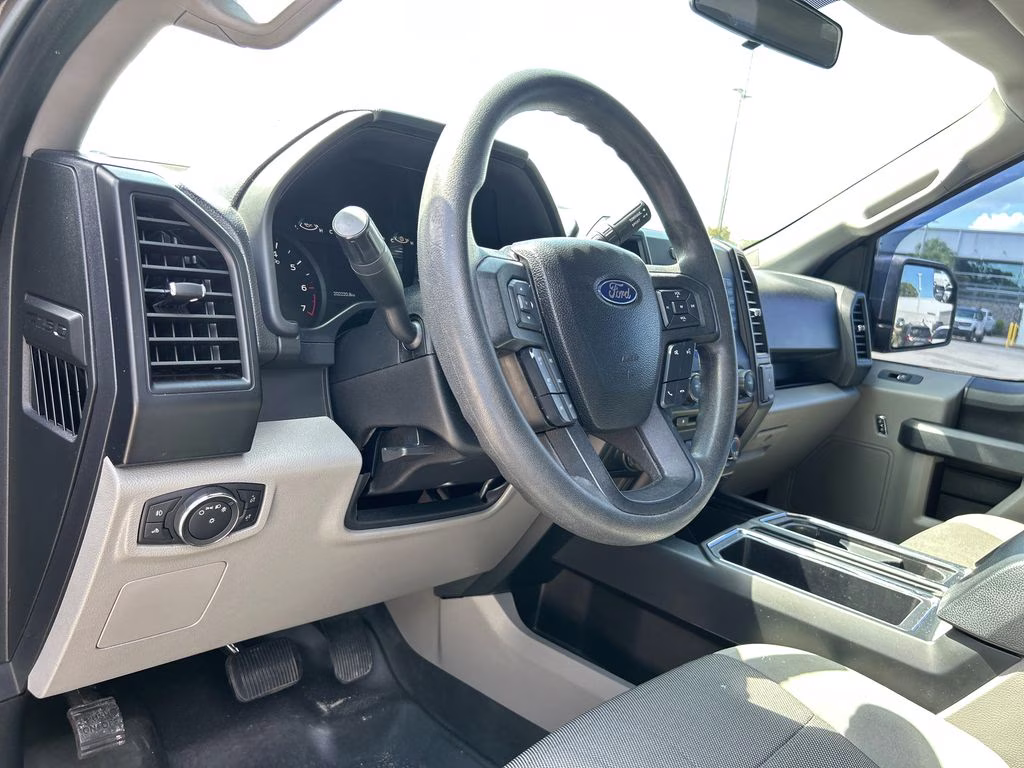 2016 Magnetic Metallic Ford F-150 XL 4X4 Truck