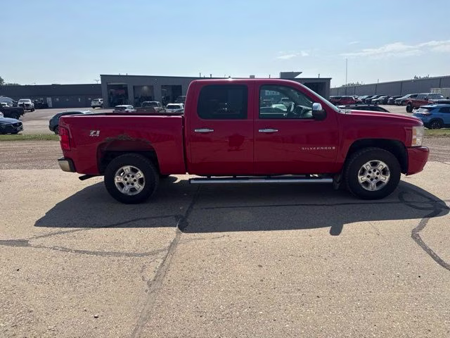2008 Red Chevrolet Silverado 1500 LT 4X4 Truck