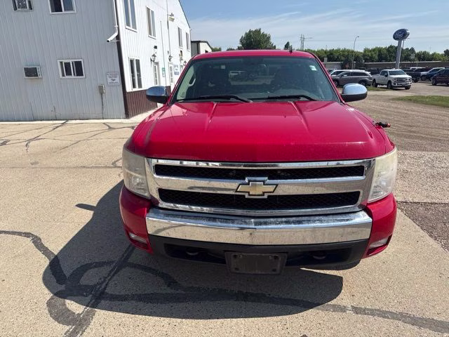 2008 Red Chevrolet Silverado 1500 LT 4X4 Truck