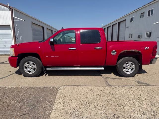 2008 Red Chevrolet Silverado 1500 LT 4X4 Truck