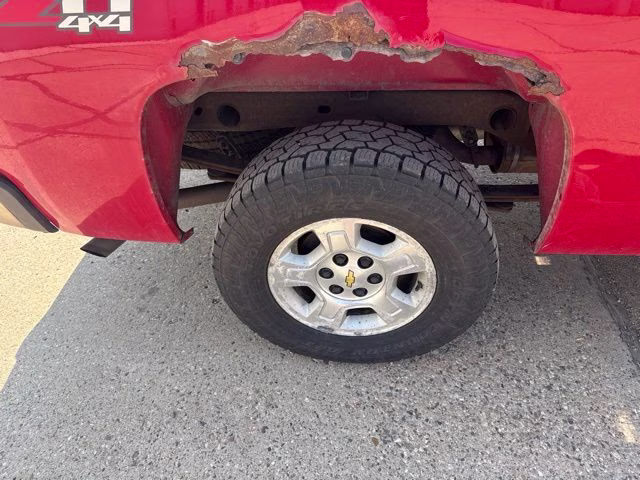 2008 Red Chevrolet Silverado 1500 LT 4X4 Truck