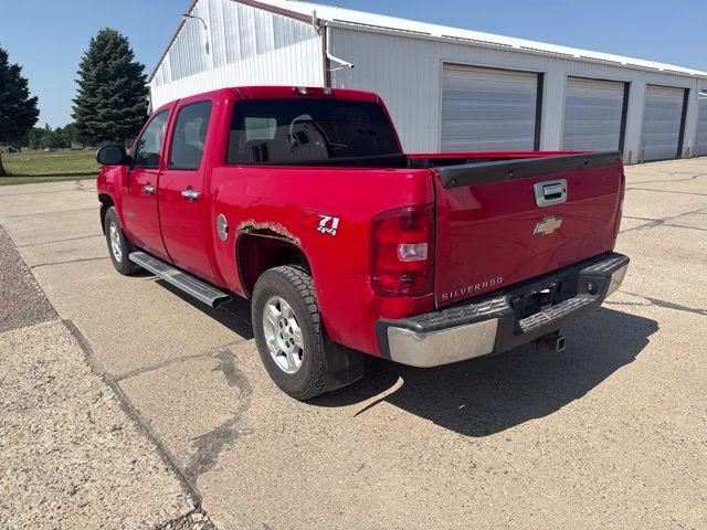 2008 Red Chevrolet Silverado 1500 LT 4X4 Truck