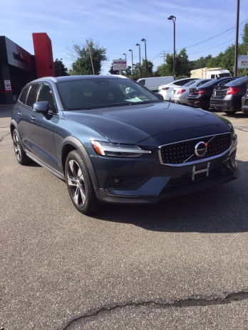 2025 Blue Volvo V60 Cross Country B5 Plus AWD Crossover