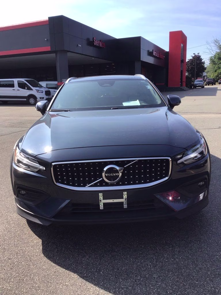 2025 Blue Volvo V60 Cross Country B5 Plus AWD Crossover