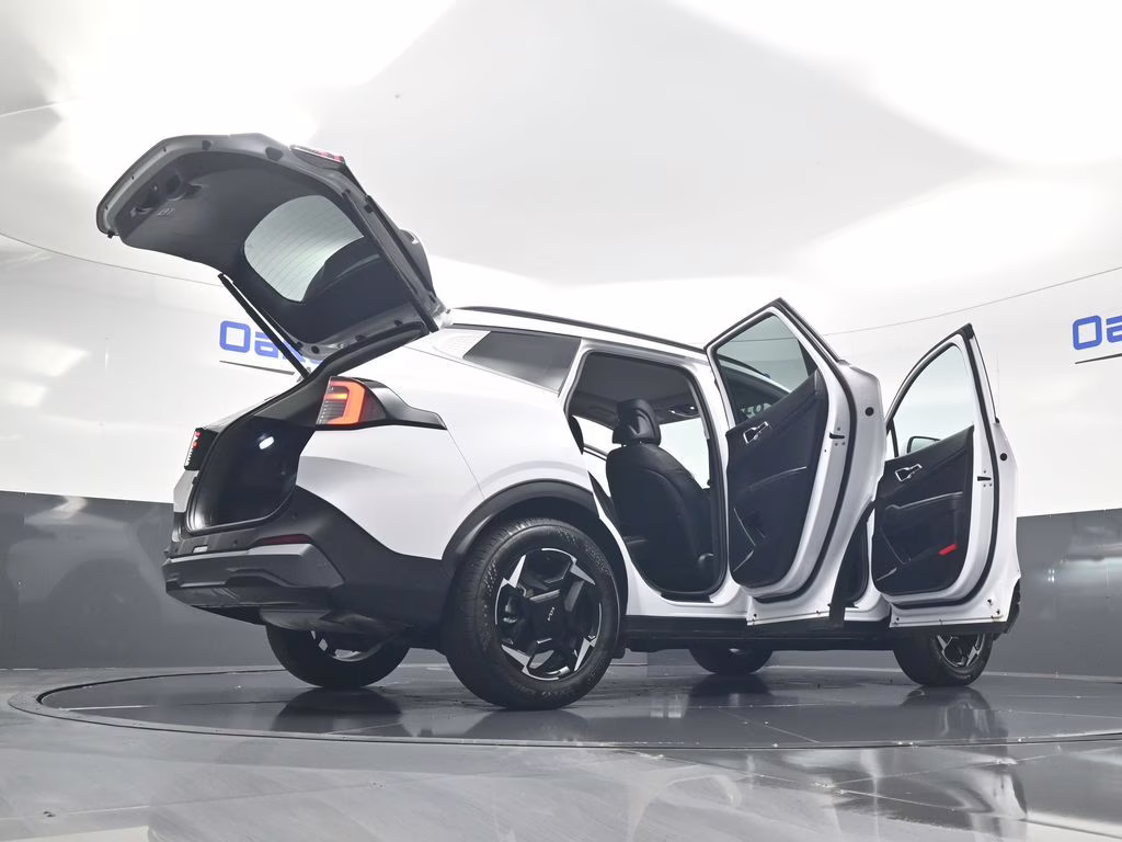 2026 Glacial White Pearl Kia Sportage EX FWD SUV