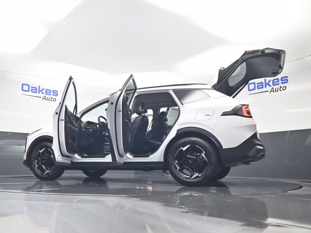 2026 Glacial White Pearl Kia Sportage EX FWD SUV