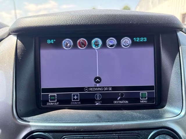 2018 Summit White Chevrolet Suburban LT 4X4 SUV