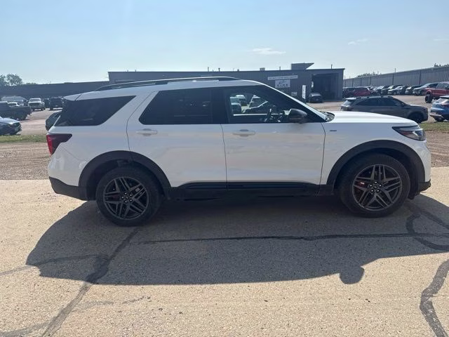 2025 White Metallic Ford Explorer ST-Line 4X4 SUV
