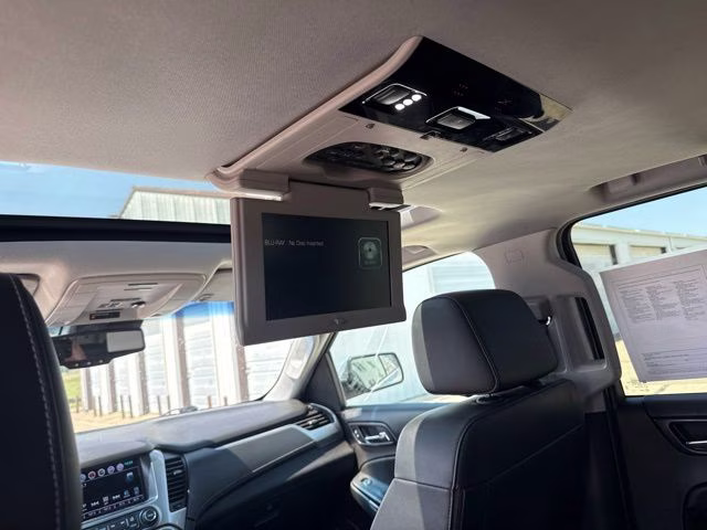 2018 Summit White Chevrolet Suburban LT 4X4 SUV