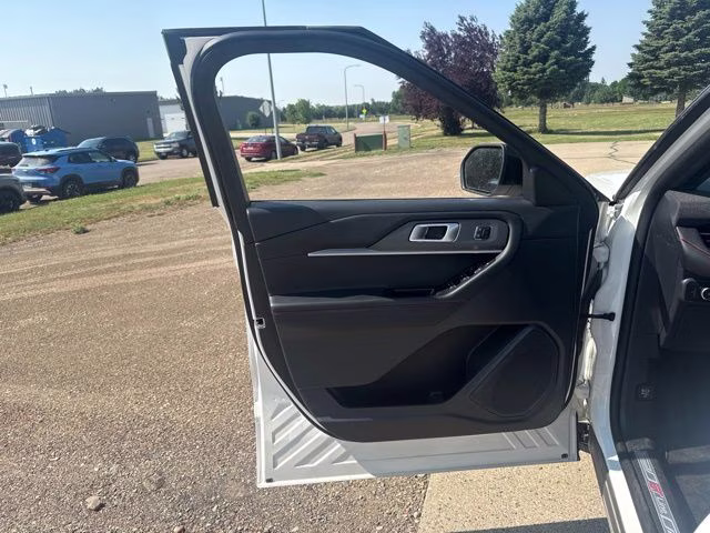 2025 White Metallic Ford Explorer ST-Line 4X4 SUV