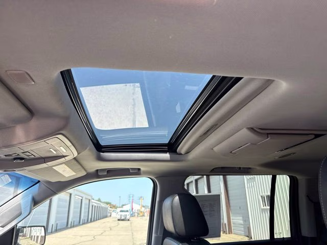 2018 Summit White Chevrolet Suburban LT 4X4 SUV