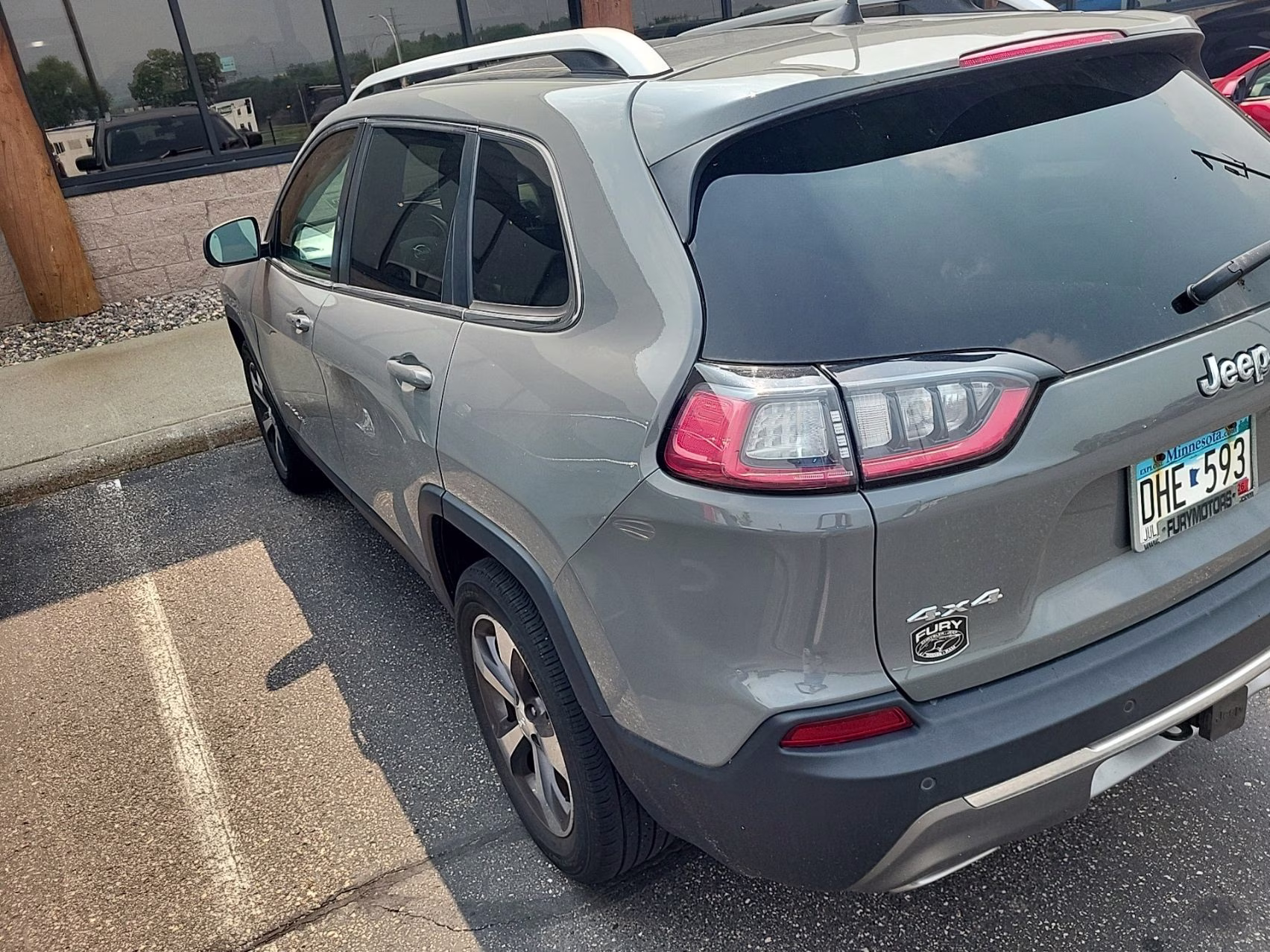 2019 Sting-Gray Clearcoat Jeep Cherokee Limited 4X4 SUV