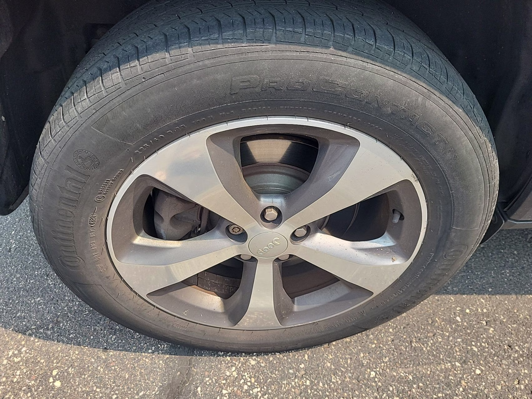 2019 Sting-Gray Clearcoat Jeep Cherokee Limited 4X4 SUV
