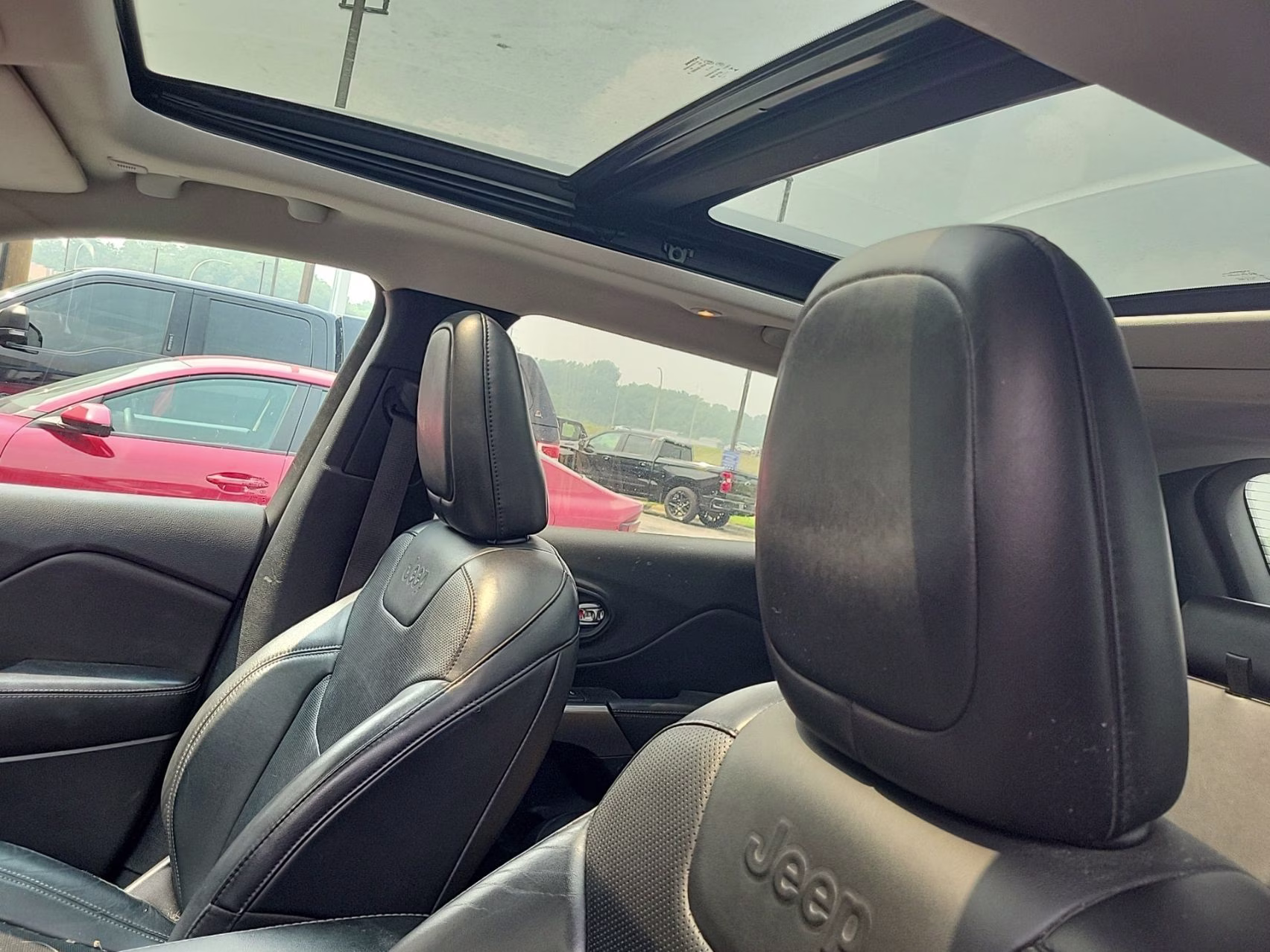 2019 Sting-Gray Clearcoat Jeep Cherokee Limited 4X4 SUV