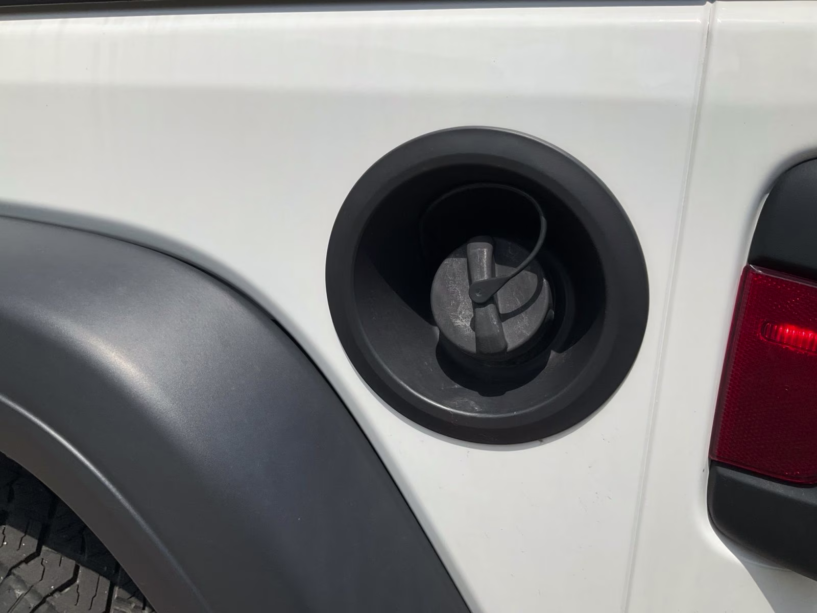 2018 Bright White Clearcoat Jeep Wrangler Unlimited Sport S 4X4 SUV