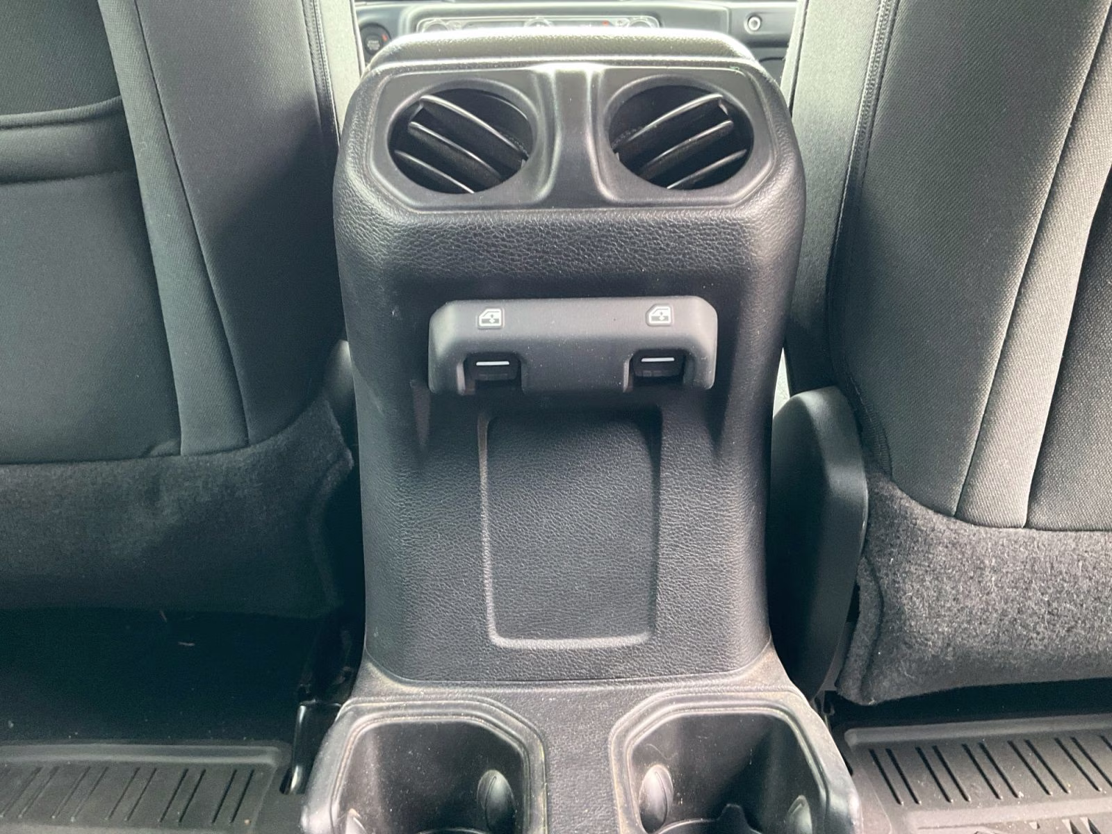 2018 Bright White Clearcoat Jeep Wrangler Unlimited Sport S 4X4 SUV