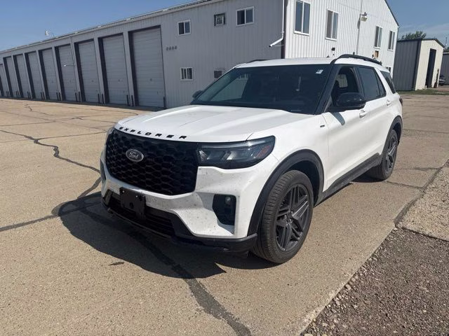 2025 White Metallic Ford Explorer ST-Line 4X4 SUV