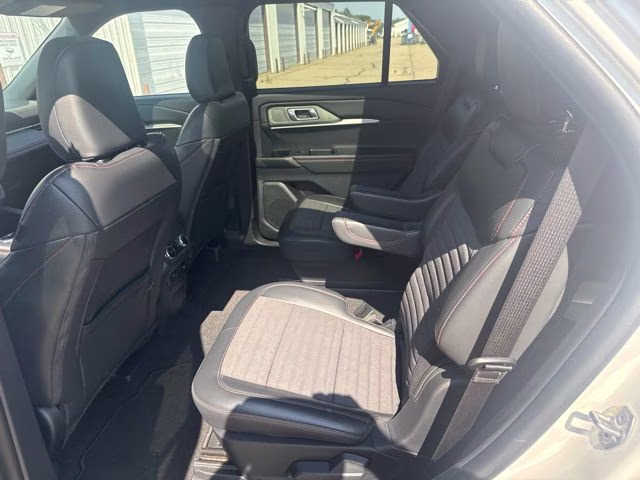 2025 White Metallic Ford Explorer ST-Line 4X4 SUV