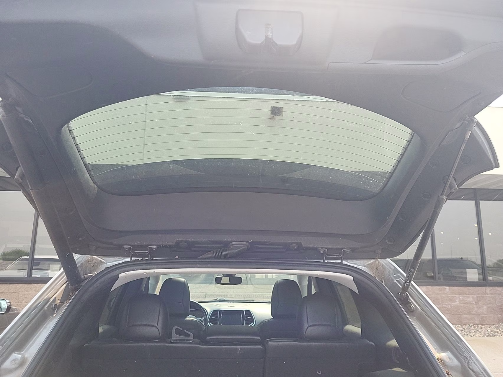 2019 Sting-Gray Clearcoat Jeep Cherokee Limited 4X4 SUV