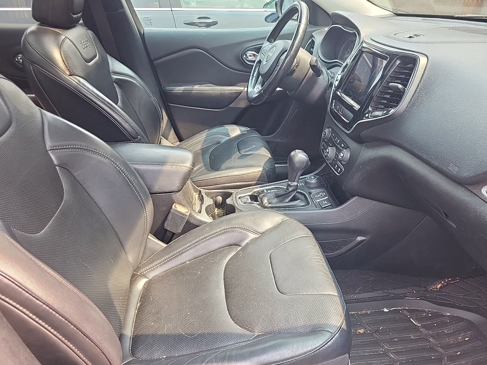 2019 Sting-Gray Clearcoat Jeep Cherokee Limited 4X4 SUV
