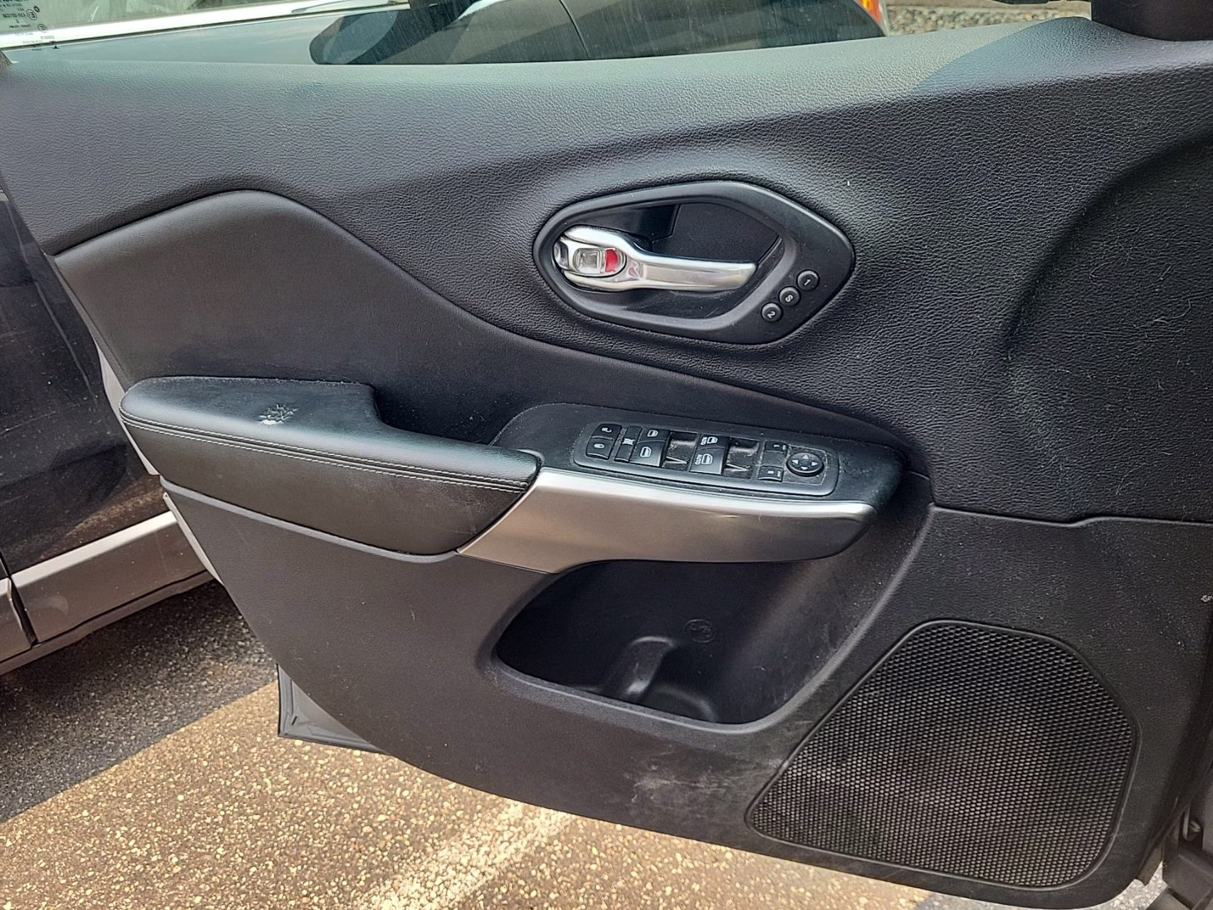 2019 Sting-Gray Clearcoat Jeep Cherokee Limited 4X4 SUV