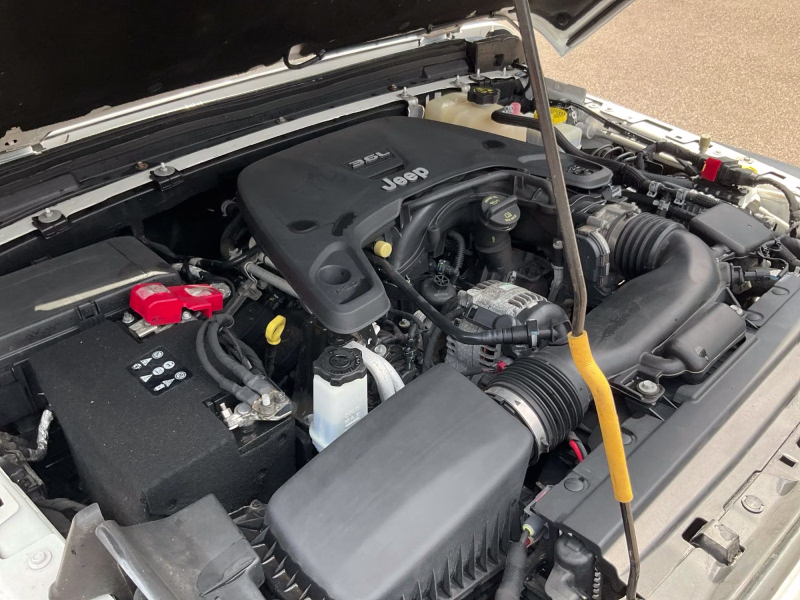 2018 Bright White Clearcoat Jeep Wrangler Unlimited Sport S 4X4 SUV