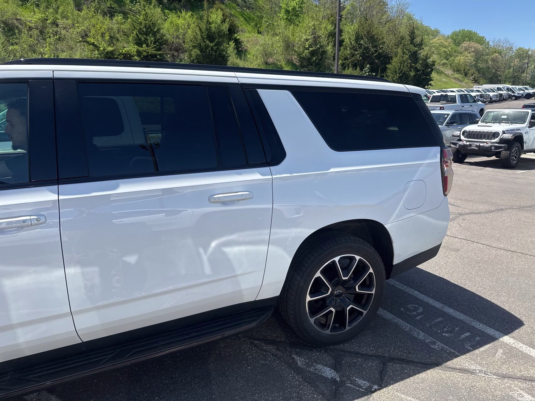 2021 Summit White Chevrolet Suburban RST 4X4 SUV