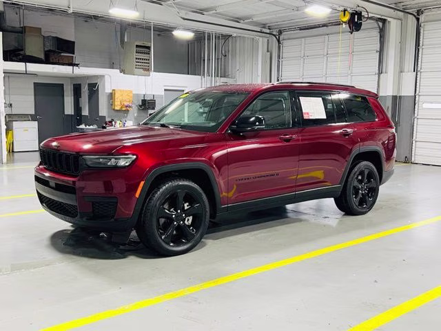 2021 Velvet Red Pearlcoat Jeep Grand Cherokee L Altitude RWD SUV