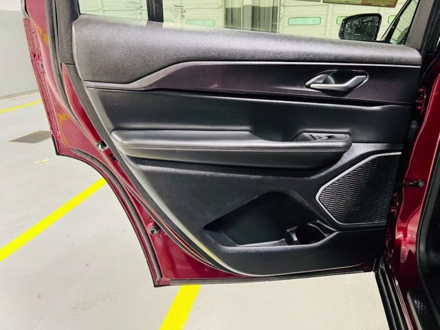 2021 Velvet Red Pearlcoat Jeep Grand Cherokee L Altitude RWD SUV