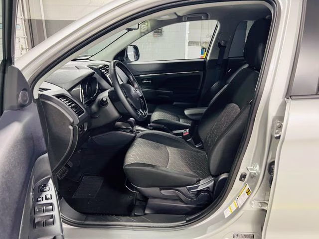 2026 Silver Mitsubishi Outlander Sport 2.0 LE 4X4 SUV