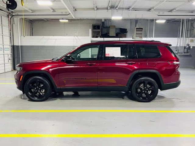 2021 Velvet Red Pearlcoat Jeep Grand Cherokee L Altitude RWD SUV