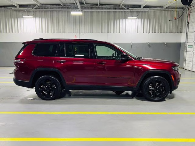 2021 Velvet Red Pearlcoat Jeep Grand Cherokee L Altitude RWD SUV