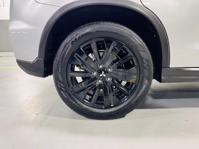 2026 Silver Mitsubishi Outlander Sport 2.0 LE 4X4 SUV